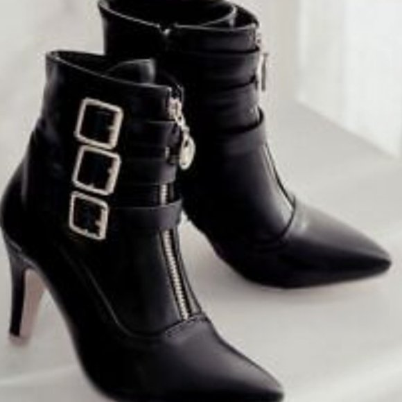 IDIFU black Women's 3 Buckle Strap Ankle Booties 3 Inch Pointed Toe Zipper Heels - Picture 3 of 7